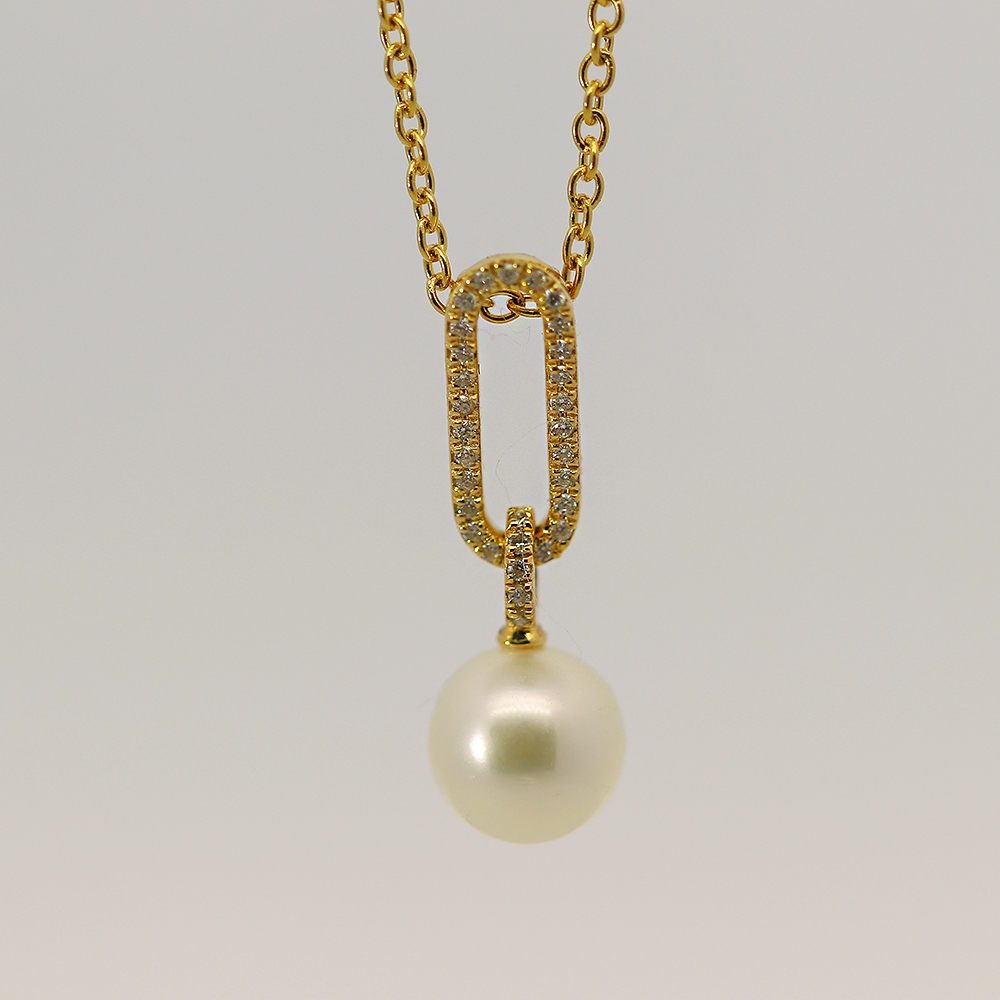 18K Gold Pendant with Stone and Pearl