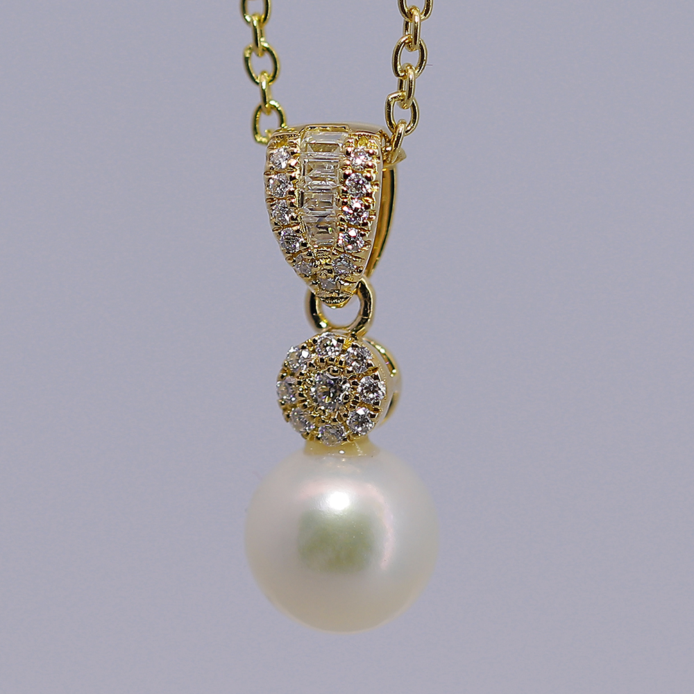 14K Gold Pendant with Stone and Pearl