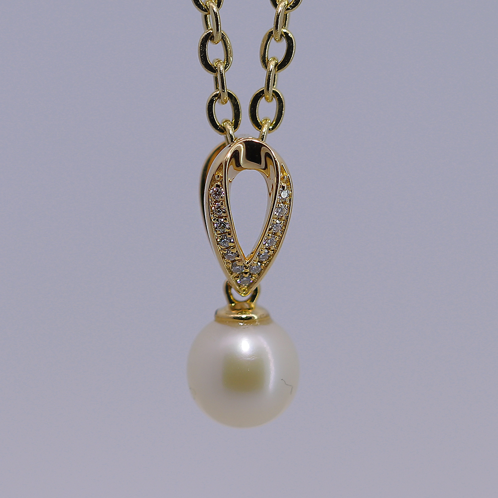 14K Gold Pendant with Stone and Pearl 