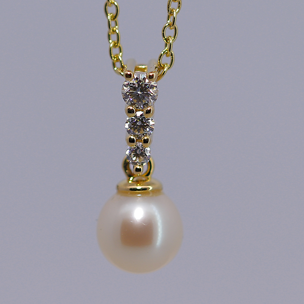 14K Gold Pendant with Stone and Pearl