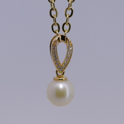 18K Gold Pendant with Stone and Pearl