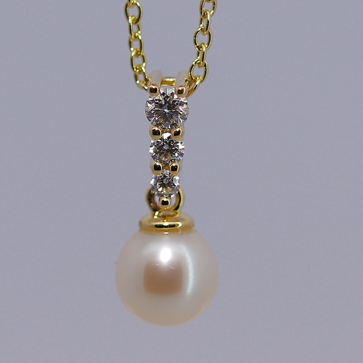 18K Gold Pendant with Stone and Pearl