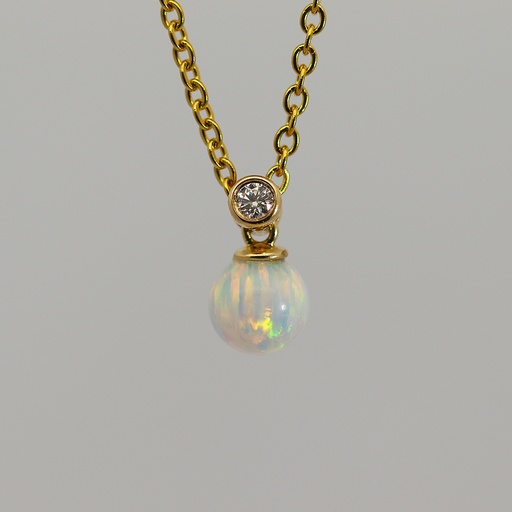 18K Gold Pendant with Stone and Pearl