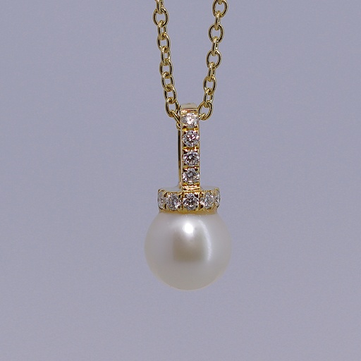 18K Gold Pendant with Stone and Pearl