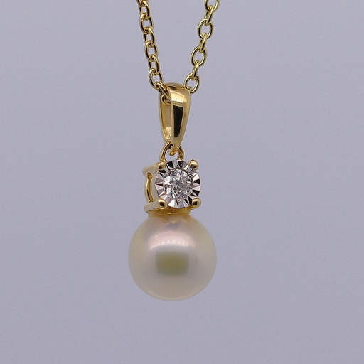 18K Gold Pendant with Stone and Pearl