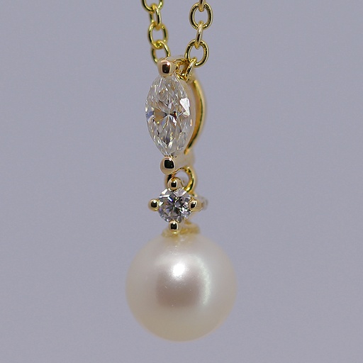 18K Gold Pendant with Stone and Pearl